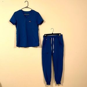 Figs jogger bottoms and top set!! Side XS blue barely worn!!!